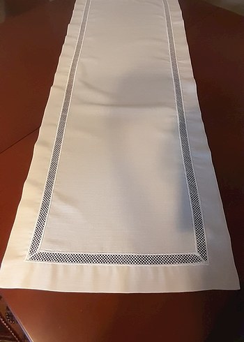 Ekru işlemeli Beyaz Masa Örtüsü - Görsel 3