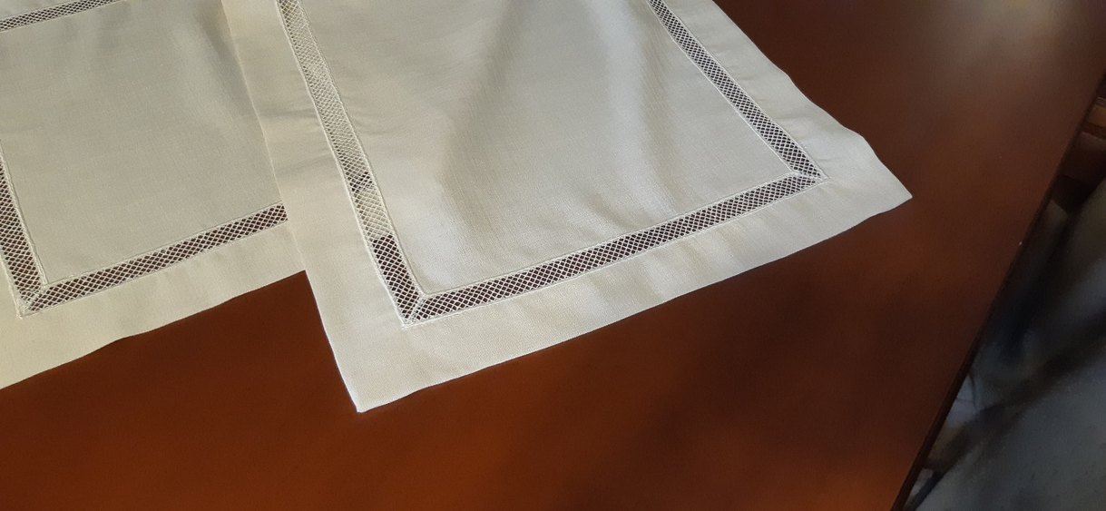 Ekru işlemeli Beyaz Masa Örtüsü - Görsel 5