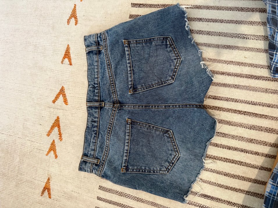 Kadın Mavi Rahat Kesim Kot Şort - Görsel 3