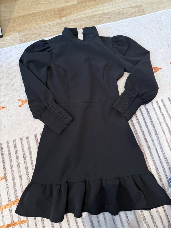 Uzun Kollu Siyah Fırfırlı Kadın Elbise - Görsel 2