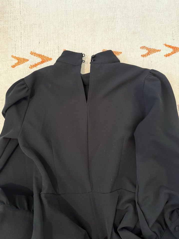 Uzun Kollu Siyah Fırfırlı Kadın Elbise - Görsel 3