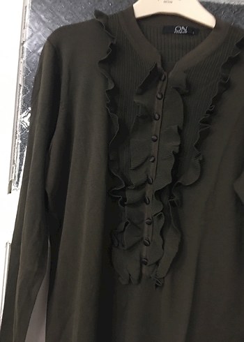On Fashion Siyah Kadın Fırfırlı Triko Kazak