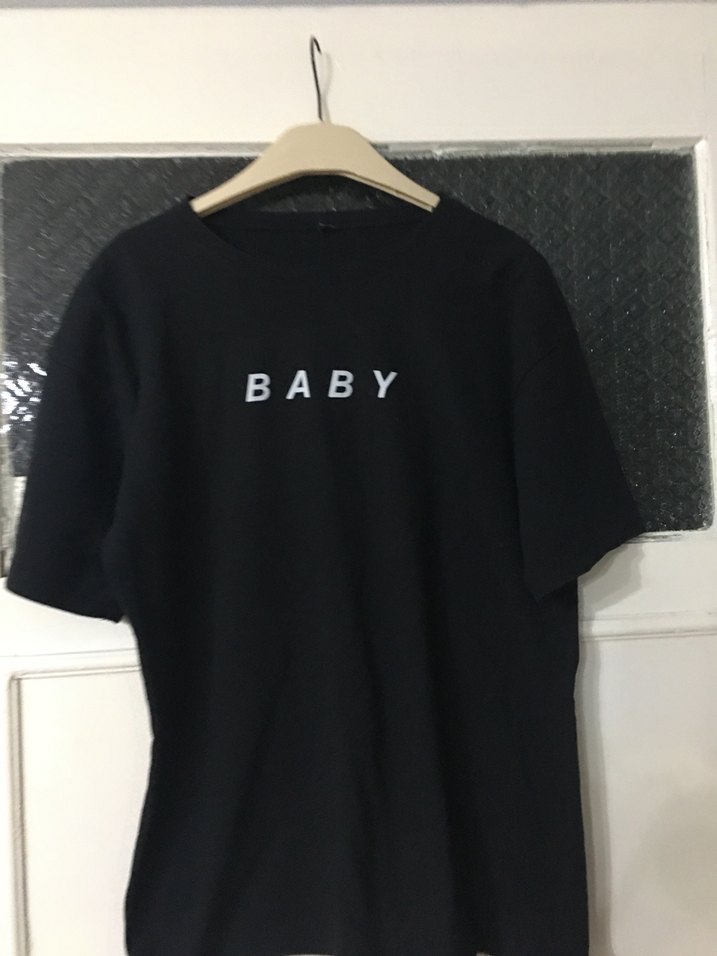 Siyah Baskılı Tişört - Görsel 2