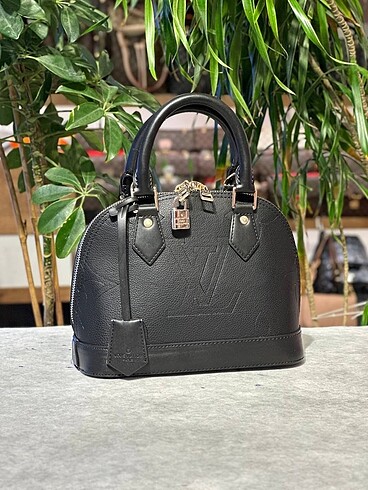 Louis Vuitton Louis Vuitton Alma
