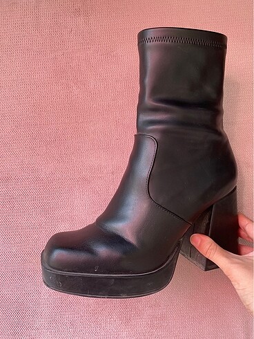 39 Beden siyah Renk pull and bear platform topuklu bot