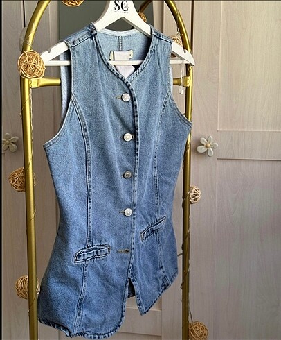 Zara Zara model düğmeli jean yelek