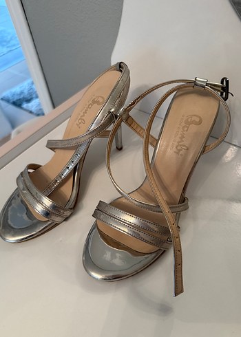 Gümüş renki , Tokalı Stiletto Kadın Topuklu Ayakkabı