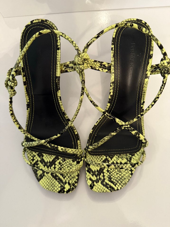 Sarı Yılan Desenli Tokalı Stiletto Topuklu Sandalet - Görsel 2