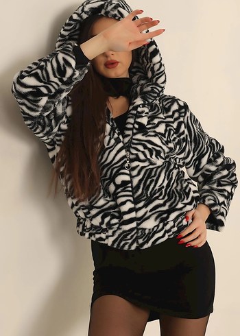Sokak Stili Zebra Desenli Kısa Kürk Ceket - Görsel 2
