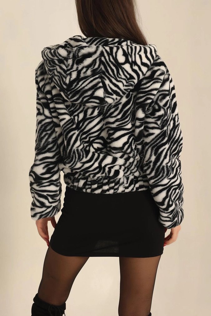Sokak Stili Zebra Desenli Kısa Kürk Ceket - Görsel 4