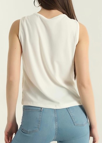 Beyaz Dantel Detaylı Kolsuz Kadın Bluz - Görsel 4