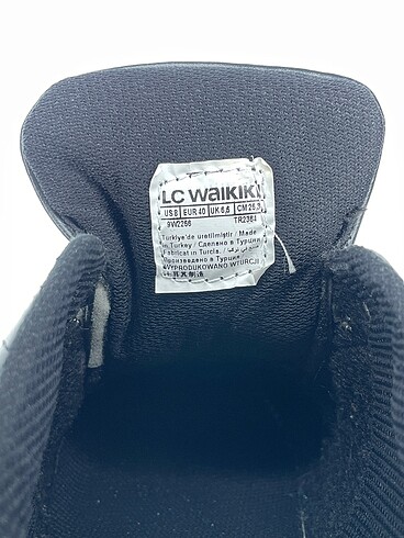 40 Beden siyah Renk LC Waikiki Spor Ayakkabı %70 İndirimli.