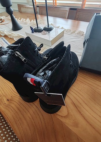 Tommy Hilfiger bot - Görsel 7