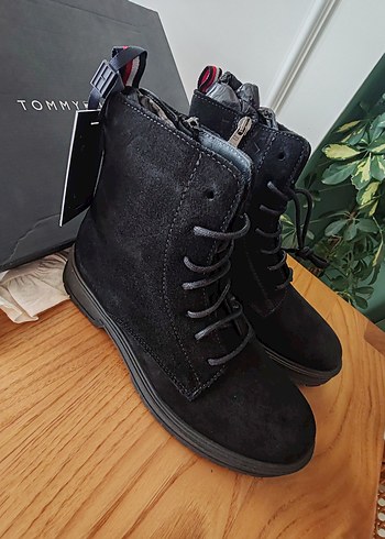 Tommy Hilfiger bot - Görsel 2