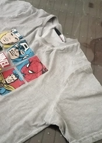 12-13 Yaş Beden gri Renk Marvel Baskılı Gri Erkek Çocuk Tişörtü12-13 yas