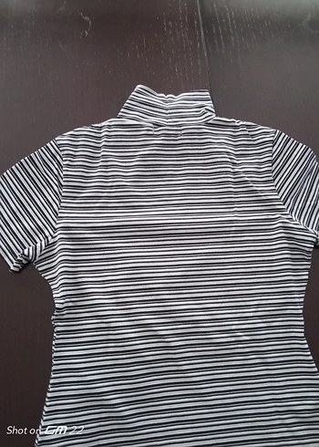 Gri Çizgili Yarım Balıkçı Yaka Tişört - Görsel 11