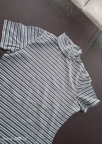 Gri Çizgili Yarım Balıkçı Yaka Tişört - Görsel 2