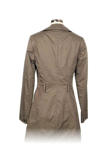 34 Beden Fabrika Trenchcoat %70 İndirimli.
