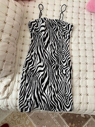 Bershka Zebra desenli elbise