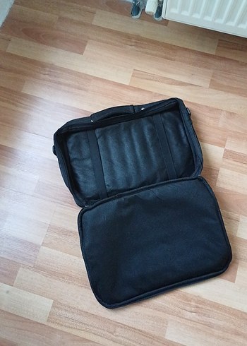 Siyah Çok Bölmeli Bilgisayar Çantası - Görsel 2