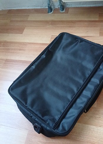 Siyah Çok Bölmeli Bilgisayar Çantası - Görsel 3