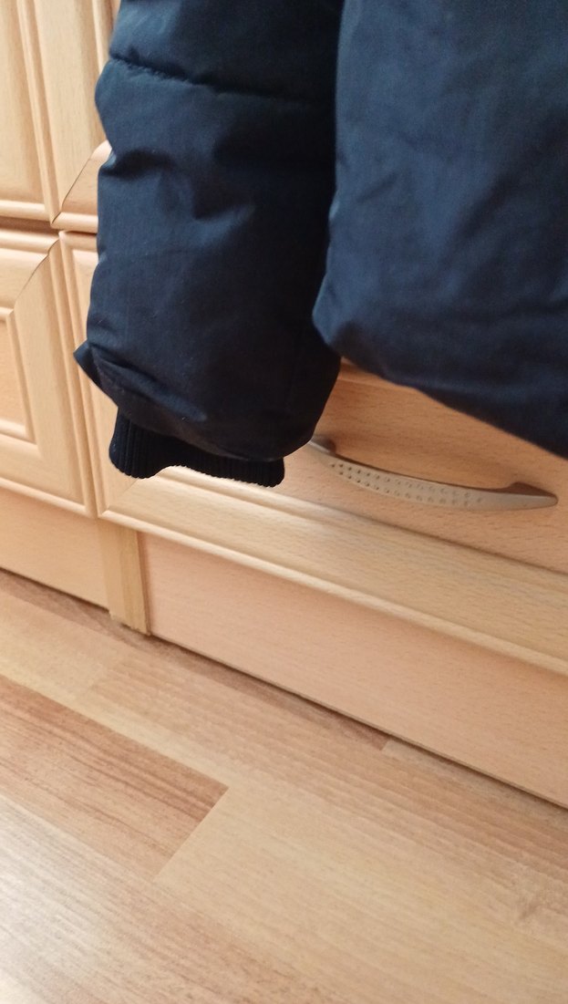 Kadın Siyah Fermuarlı Kısa Mont - Görsel 3