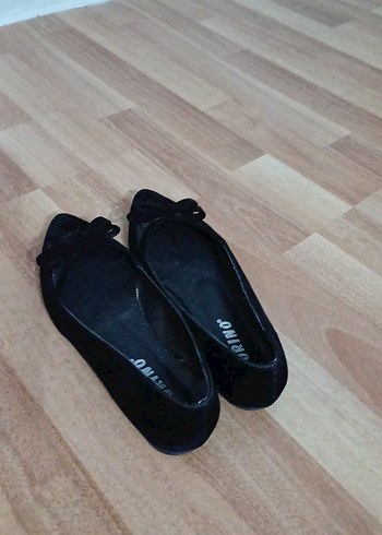 Siyah Sivri Burun Babet - Görsel 3