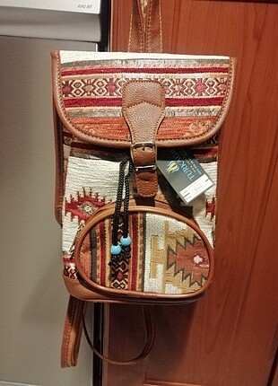 Kilim desenli sırt çantası 