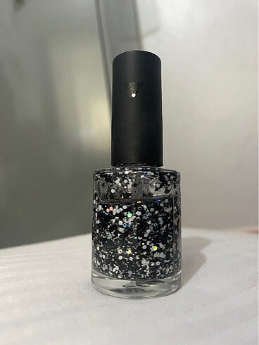 Farmasi şeffaf parıltılı pullu glitter oje