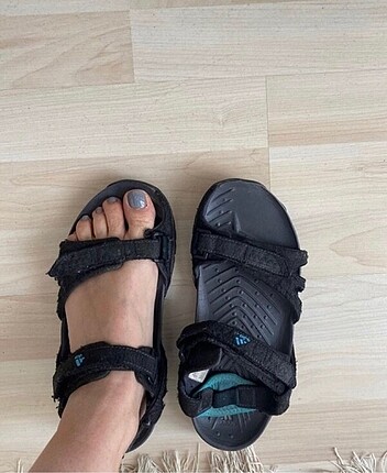 Adidas sandalet