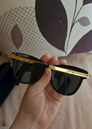 Siyah Minimalist Kadın Güneş Gözlüğü - Görsel 3