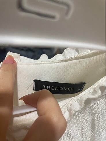 Trendyol & Milla Pencere detaylı beyaz tül elbise