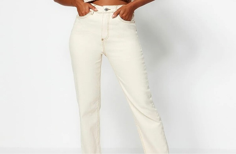 Ekru Yüksek Bel Slim Mom Jeans