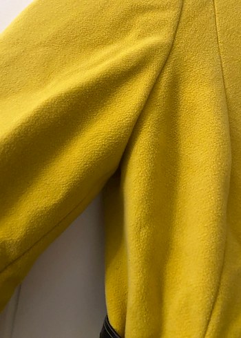 Sarı Kemerli Kadın Kaban - Görsel 4