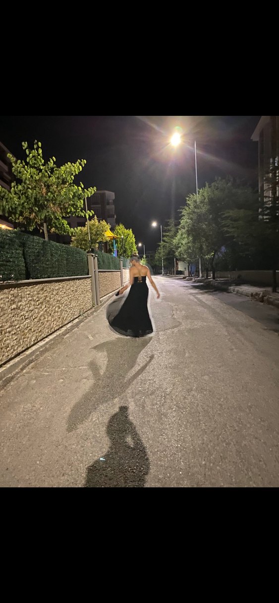 Uzun Siyah Gotik Drapeli Kadın Elbisesi - Görsel 4