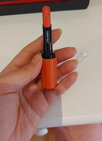 Shiseido turuncu ruj