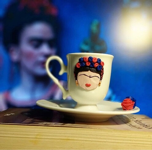 Frida Kahlo temalı fincan