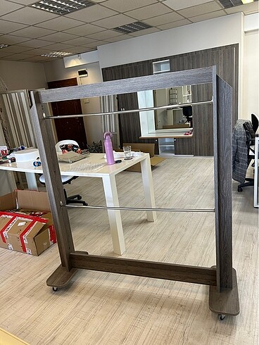 Mudo Concept Butik için ELBİSE standı giysi askılığı