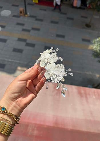 Zara Beyaz Boncuklu Cam Çiçek Saç Tokası