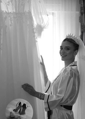 Oleg Cassini Beyaz geli Taç ve Küpe Seti saç aksesuar
