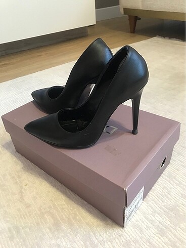 Siyah stiletto