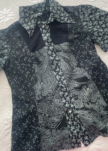 Düğmeli Siyah Gotik Kısa Kollu Kadın Gömlek