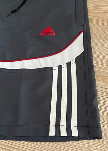 Gri Adidas deniz şortu - Görsel 3