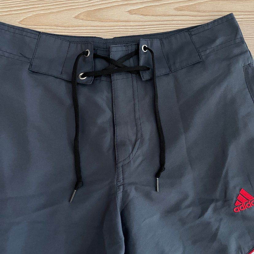 Gri Adidas deniz şortu - Görsel 4