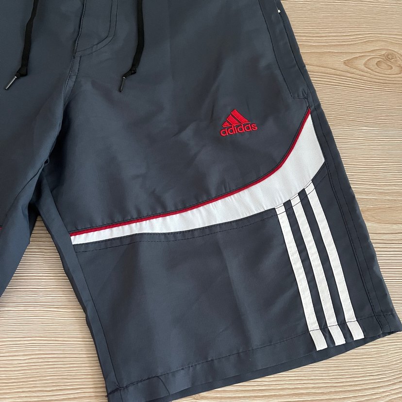 Gri Adidas deniz şortu - Görsel 2