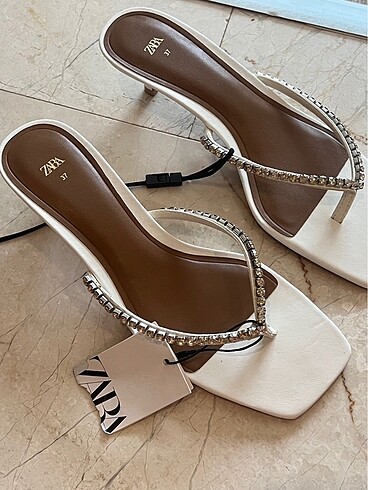 Zara etiketli topuklu terlik - Görsel 5