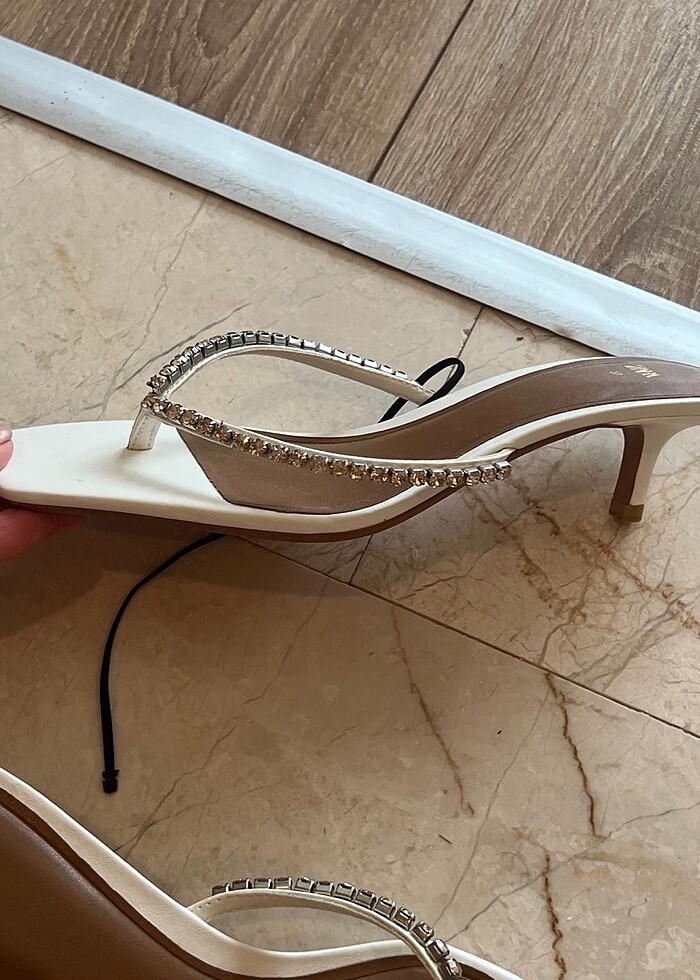 Zara etiketli topuklu terlik - Görsel 3