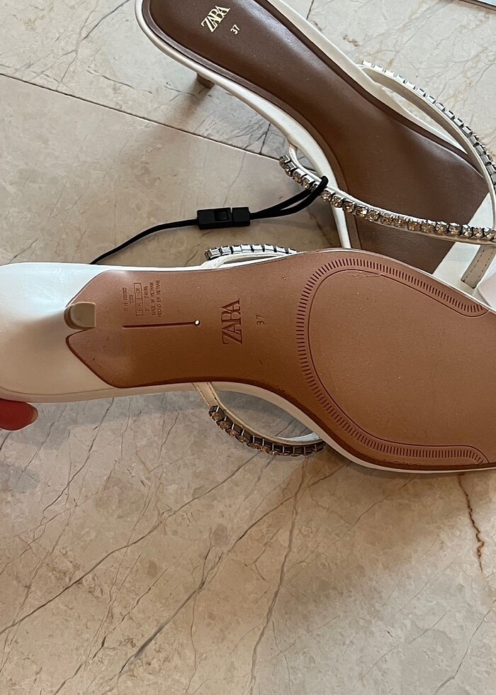 Zara etiketli topuklu terlik - Görsel 4