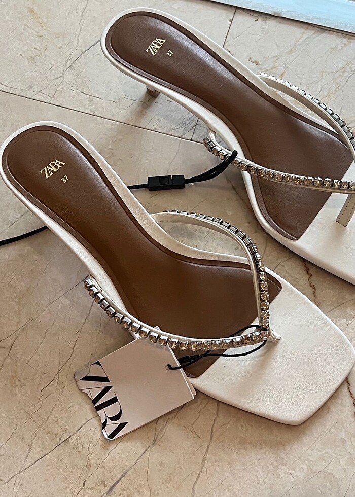 Zara etiketli topuklu terlik - Görsel 5