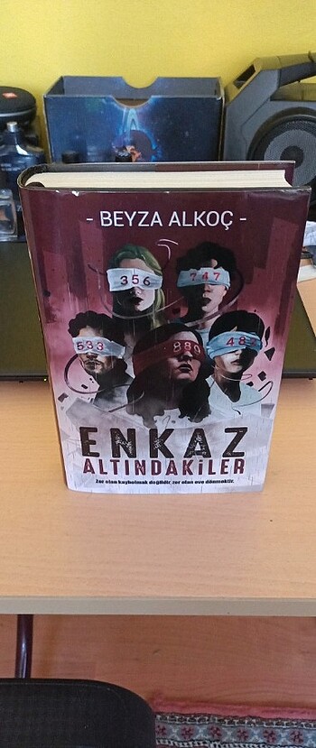Enkaz altındakiler 